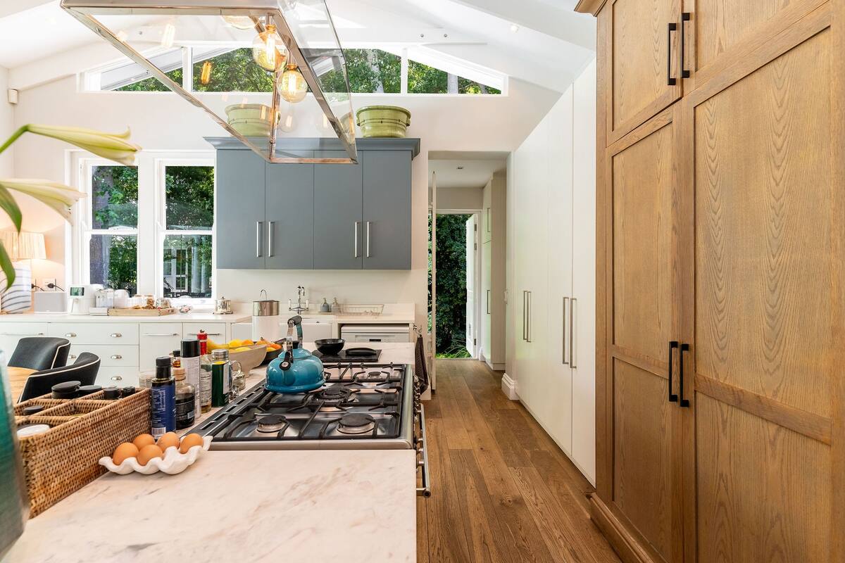 Alphen Retreat - Kitchen